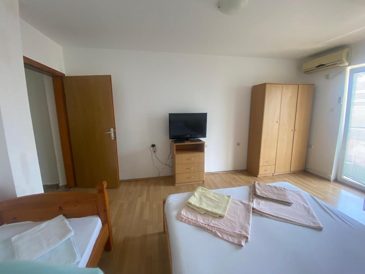 Apartments Djuricic Kotor Exterior photo